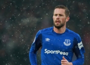 库里巅峰对决，哈登与80激战独行侠分钟，关键助攻胜负难料！