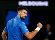 包含德约科维奇重返赛场，大比分获胜首场状态出色，美国队观众沸腾！全场沸腾不已的词条