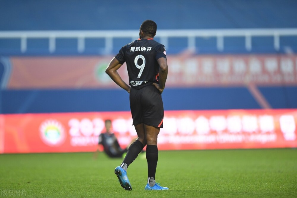  澳网首回合对决在即！武汉三镇演练定位球，休斯顿火箭密集防守应对